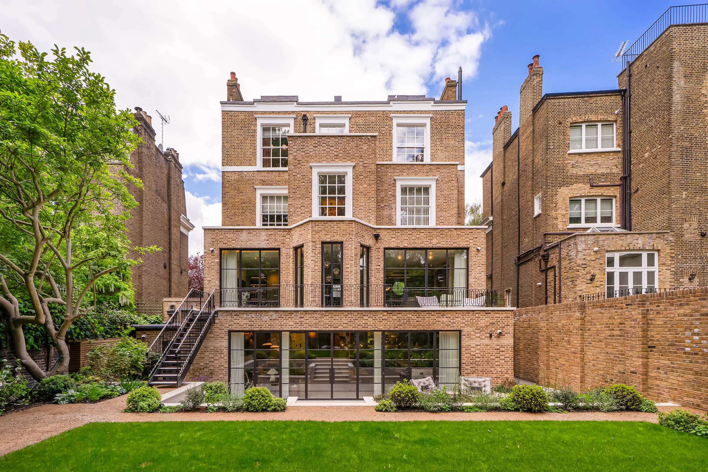 Photography, Addison Crescent, image 19 of 21