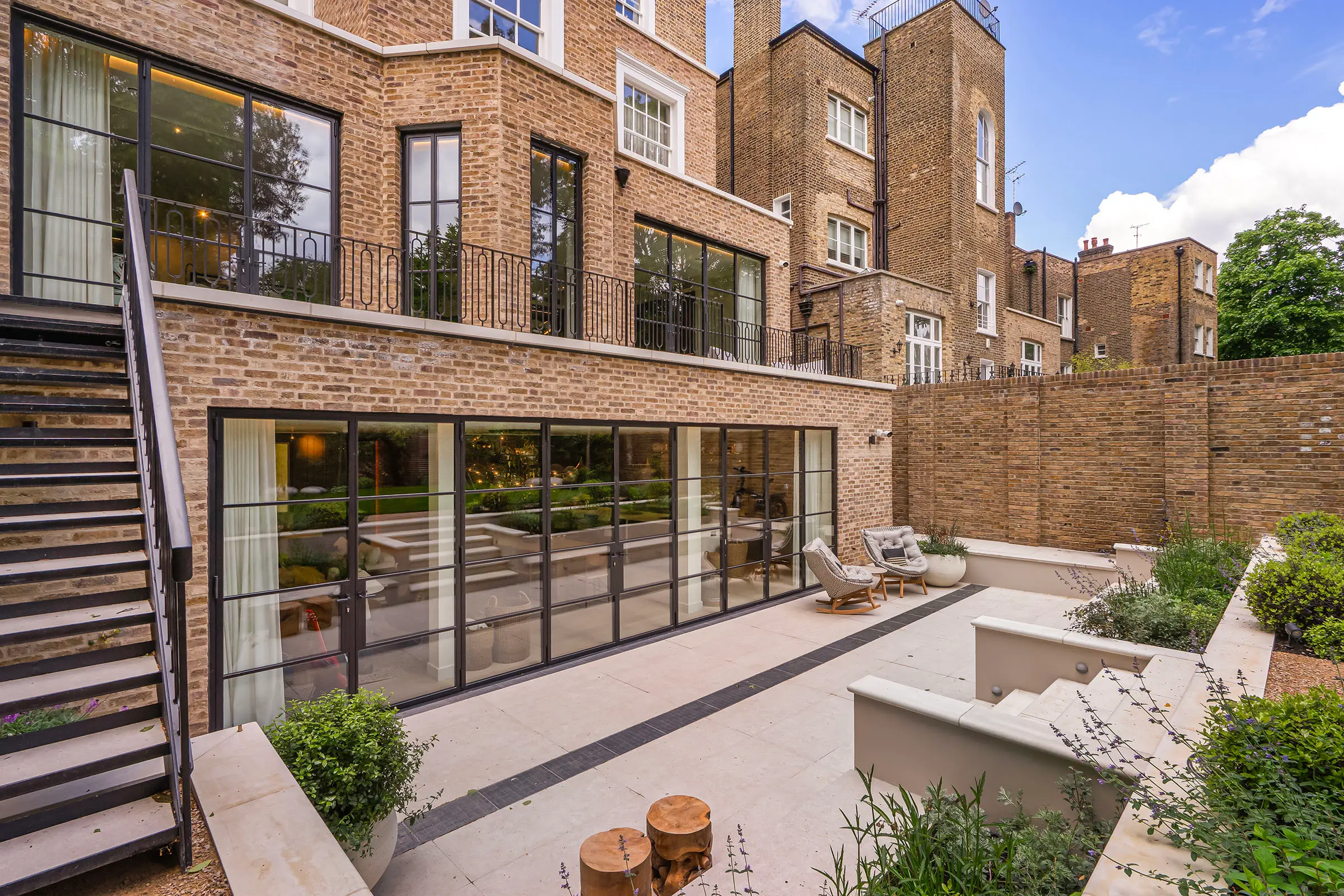 Photography, Addison Crescent, image 20 of 21