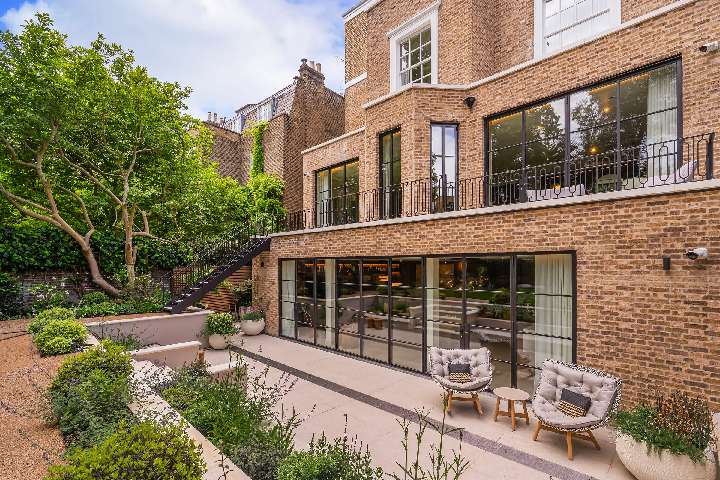 Photography, Addison Crescent, image 21 of 21