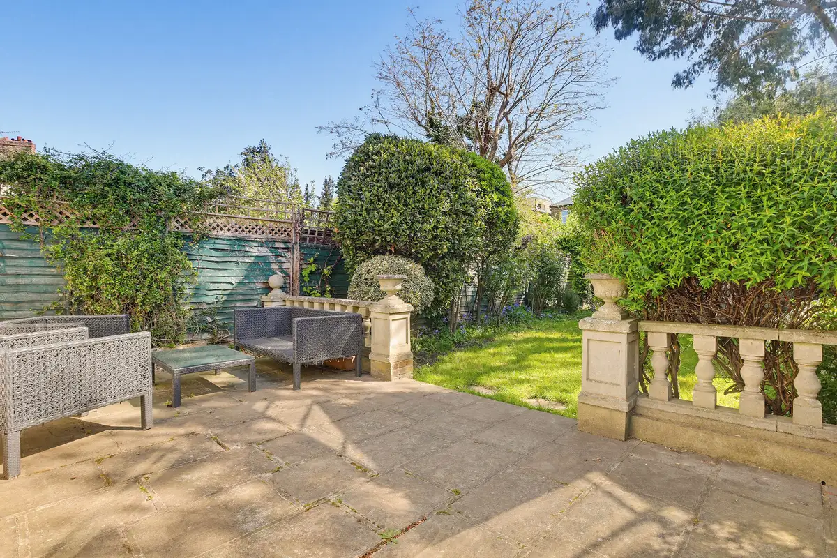 Garden and Exterior Styling, pair 4 of 10