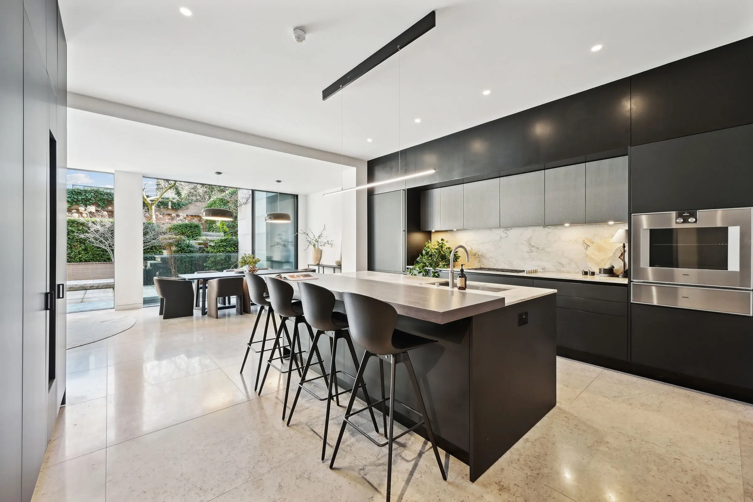 Photography, Tregunter Rd, image 18 of 26